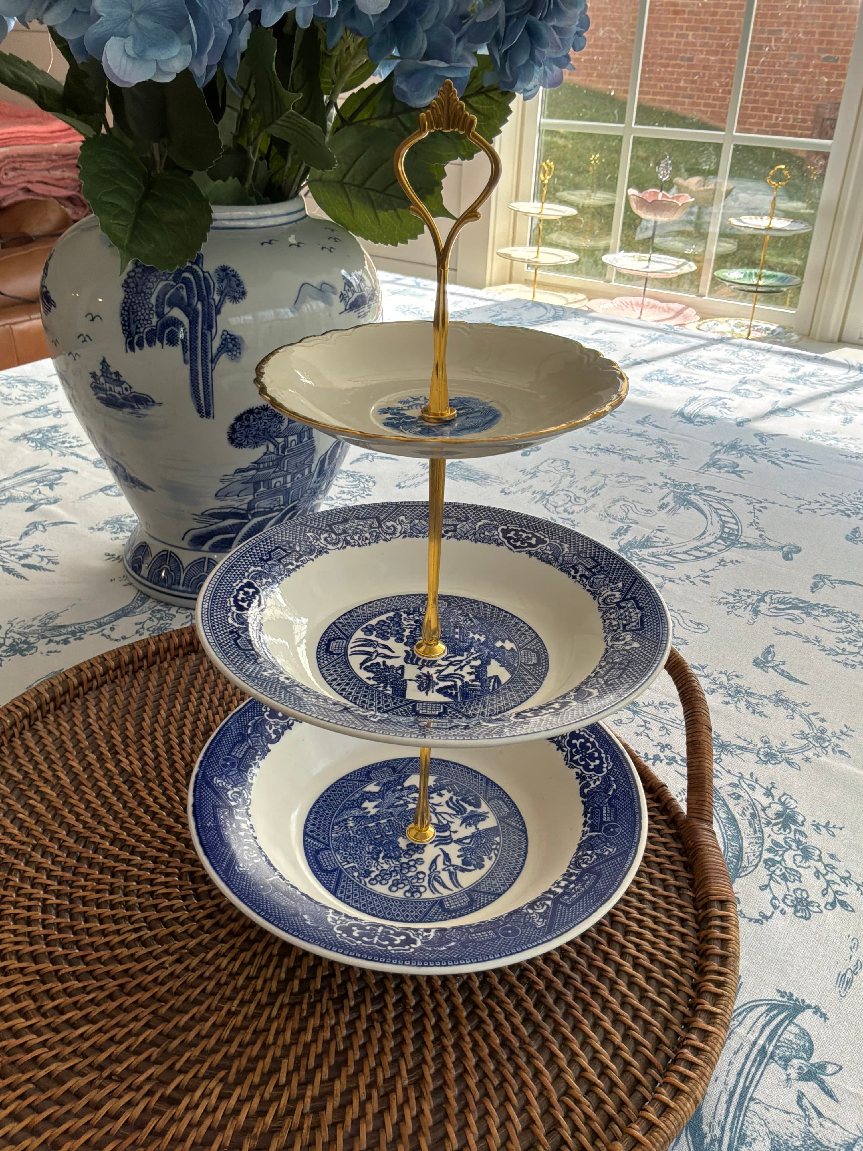 Vintage Blue Willow three tiered serving stand 💙✨
