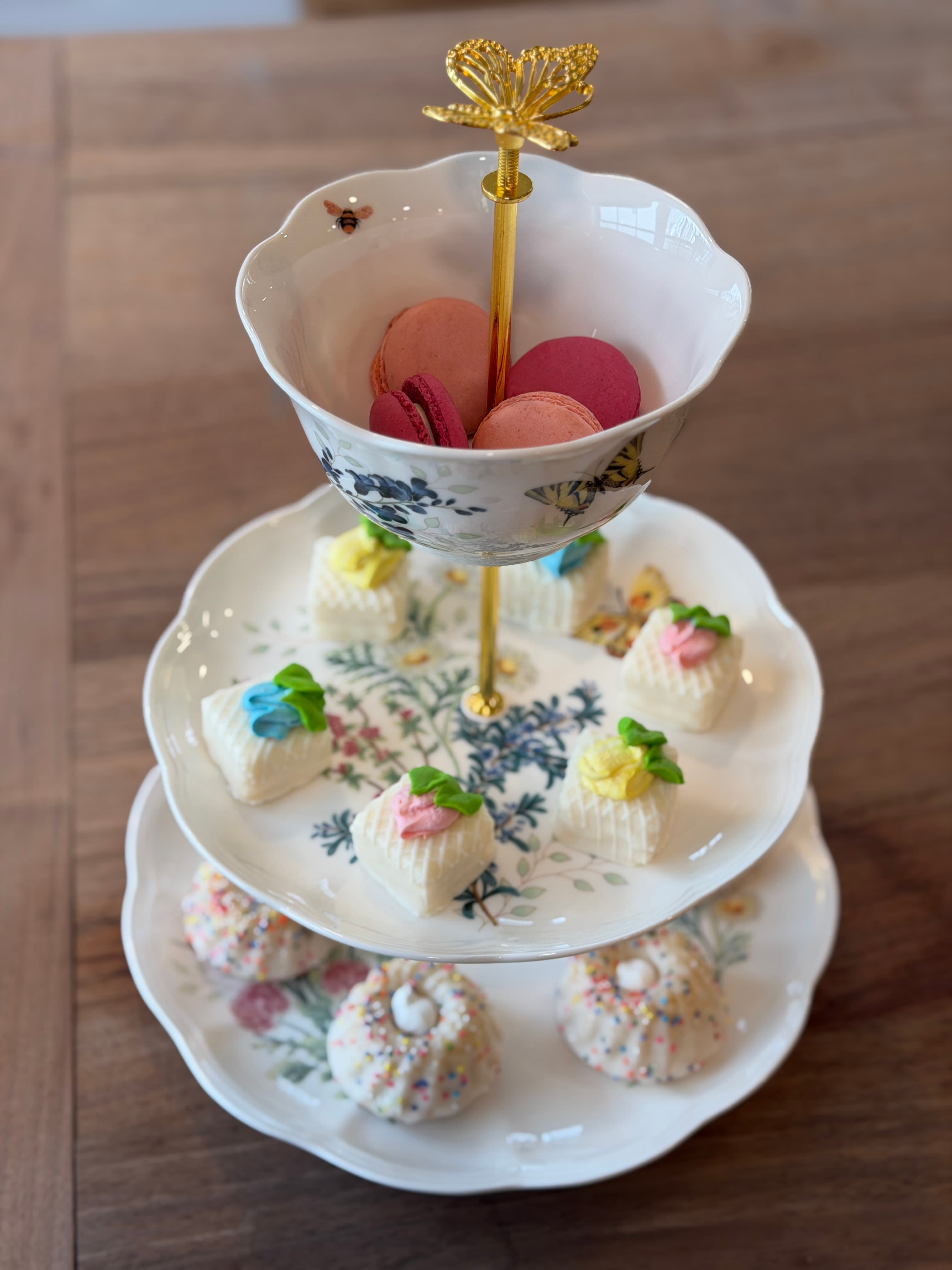 Lenox Butterfly 🦋 Meadow three tiered statement stand.